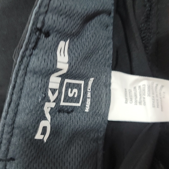 Dakine board shorts size small great condition - Picture 6 of 6